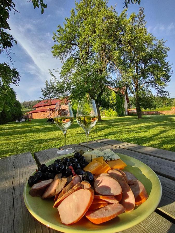 Pekloveske Apartmany V Ceskem Raji Zeleznice Bagian luar foto